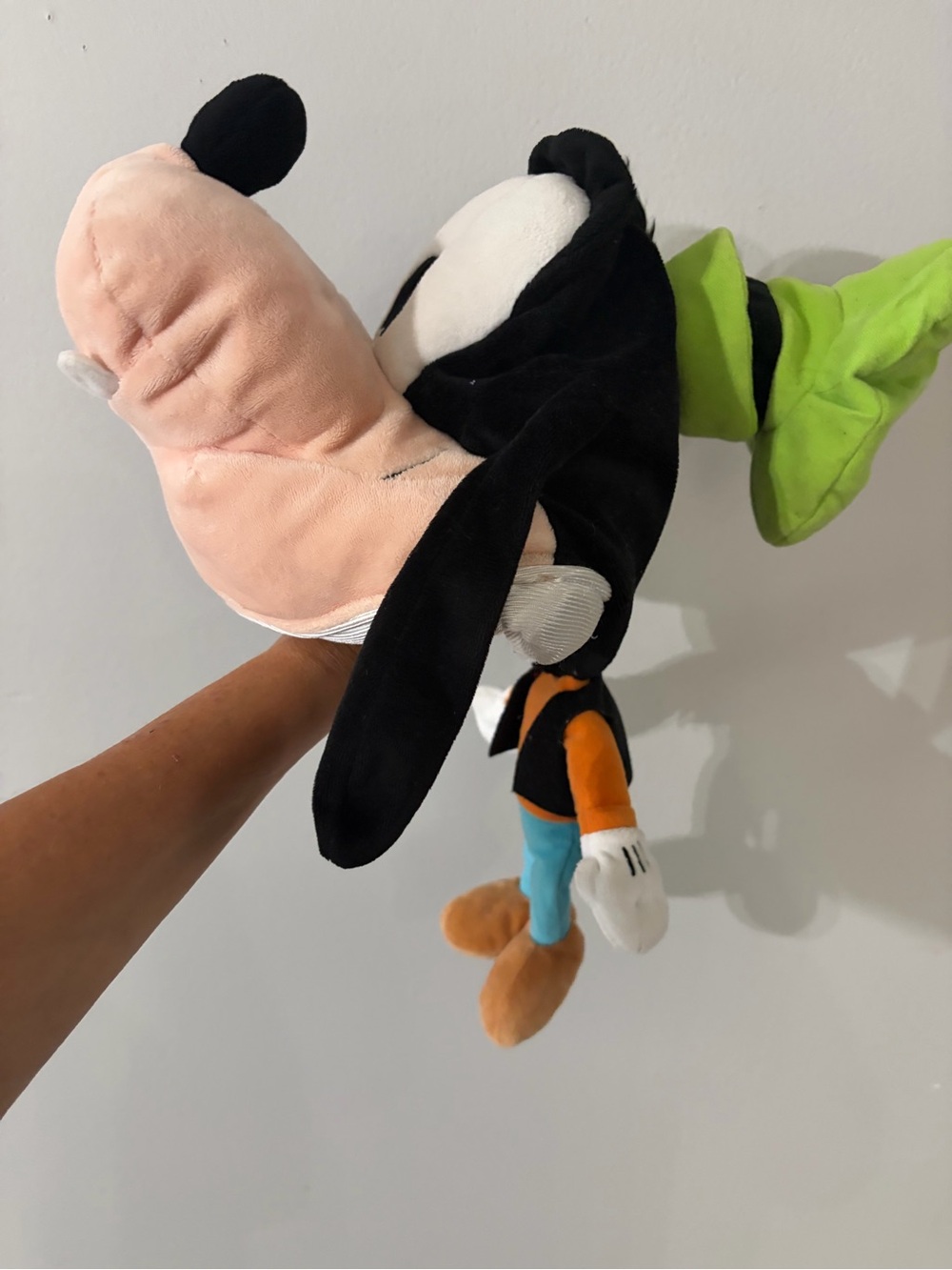 Disney Parks Exclusive Adult Size Goofy Body Hat Plush Cap